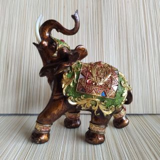 Tượng voi phong thủy quá đep - Chất liệu gốm cao cấp trang trí đính đá ( 22cm )