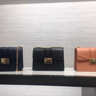Túi CNK vuông 3 màu cam/đen/đỏ