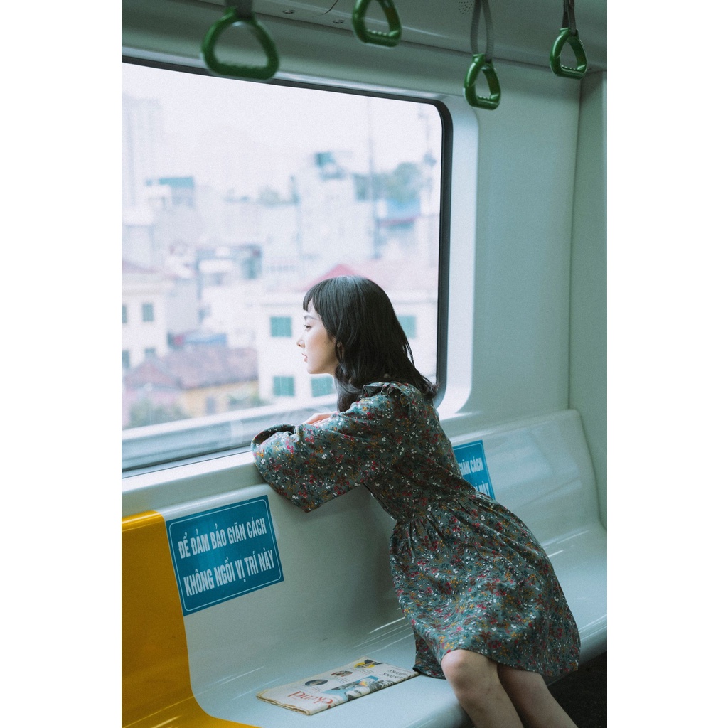 Váy hoa nhí xanh nữ MADELEN dáng cổ sen trắng