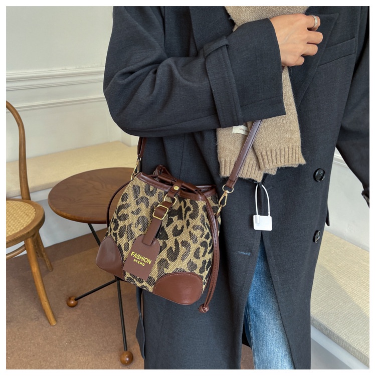 Túi đeo vai IELGY dáng xô phong cách cổ điển thời trang cho nữ