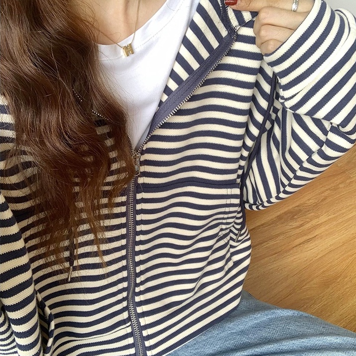 Áo khoác dài tay có mũ trùm họa tiết kẻ sọc phong cách mới cho nữ 45699