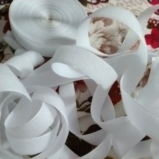 Nhám gai dính màu trắng bản 3cm