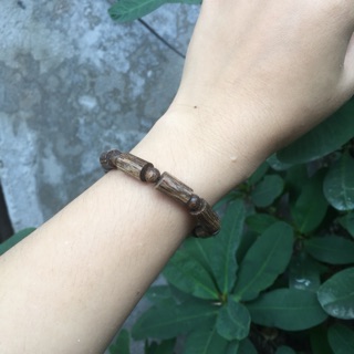 Vòng trầm hương sánh chìm 8li
