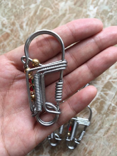 Móc khoá uốn thủ công