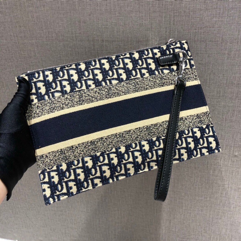 Ví tab đứng nam logo thêu chữ dáng mỏng một ngăn chính dior CD