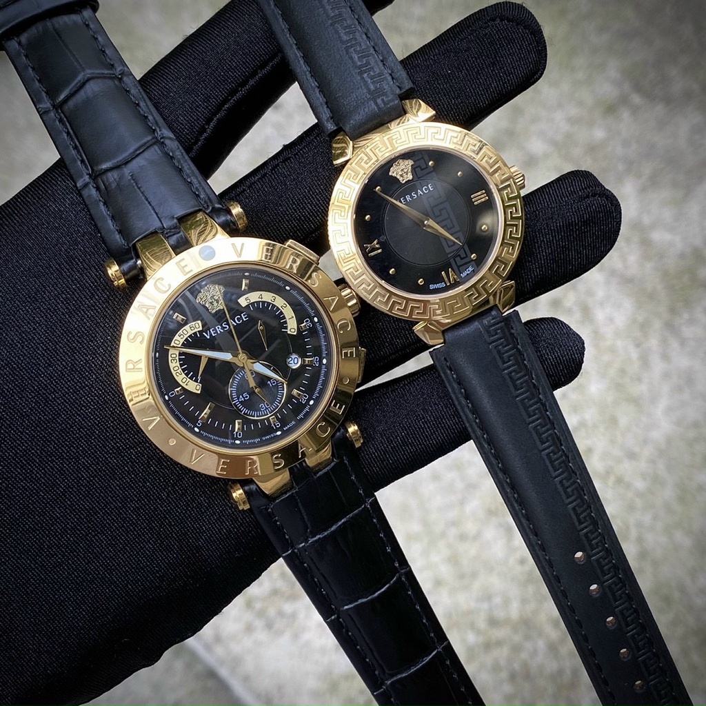 Đồng hồ Nam Versace V-Race 43mm, Nữ Versace Daphnis 34mm, dây Gold, máy Swissquartz