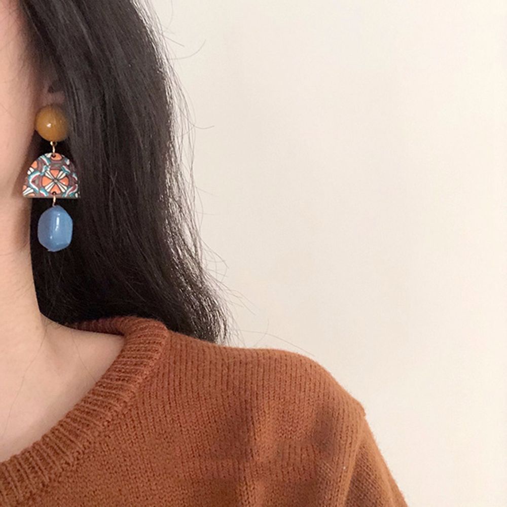 Khuyên Tai Dạng Kẹp Không Xỏ Bằng Nhựa Resin Phong Cách Hàn Quốc Cổ Điển Tinh Tế Dành Cho Bạn Nữ