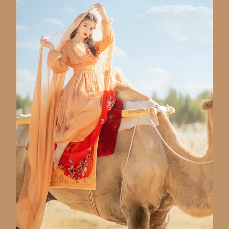Bộ váy+ khăn choàng màu cam phong cách bohemian giá rẻ.