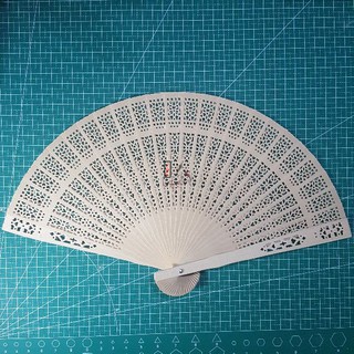 Quạt xếp gỗ hoa văn trang trí-quà tặng