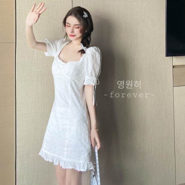 Đầm trắng nữ Emilyshop dáng xòe tay ngắn midi