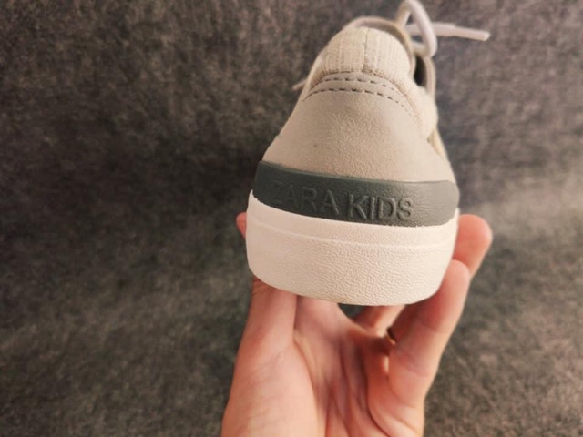 Giày zara cho bé