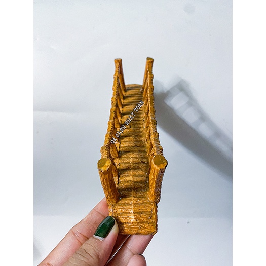 CẦU DÂY NHỰA TRANG TRÍ HỒ CÁ NON BỘ DÀI 23X4X6CM