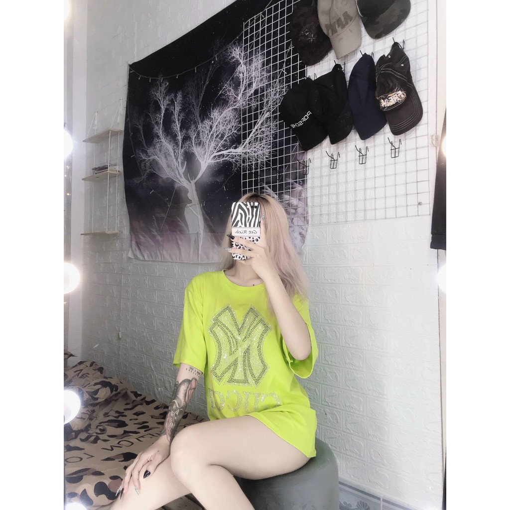 áo thun form rộng màu dạ quang xanh neon đính đá
