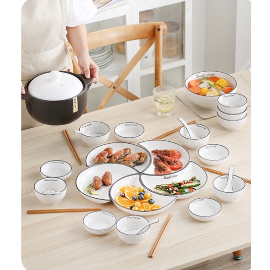 Đĩa trăng khuyết hình sweet love, 2 bông hoa cam, 3 chấm tròn, quả lá tre, quả dứa, quả bơ