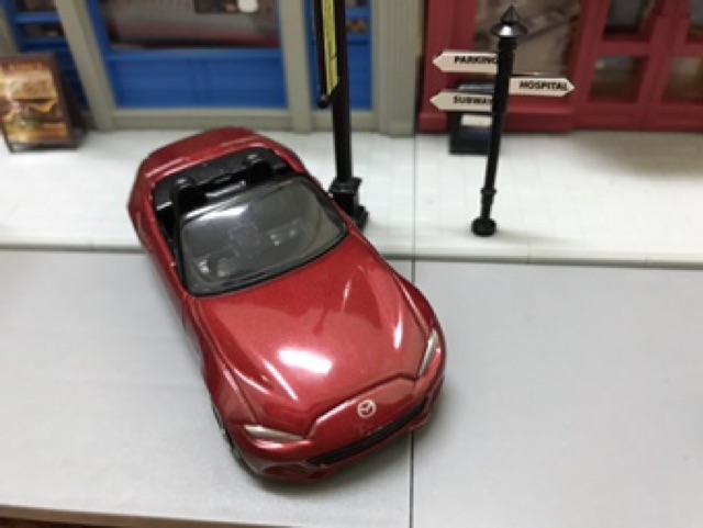 Xe tomica mazda roadster 2015 1/57 no.26 mui trần