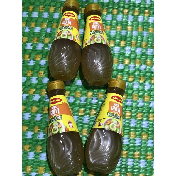 GIÁ RẺ THANH LÝ Combo 4 chai Gia vị nêm sẵn cô đặc Maggi 150g