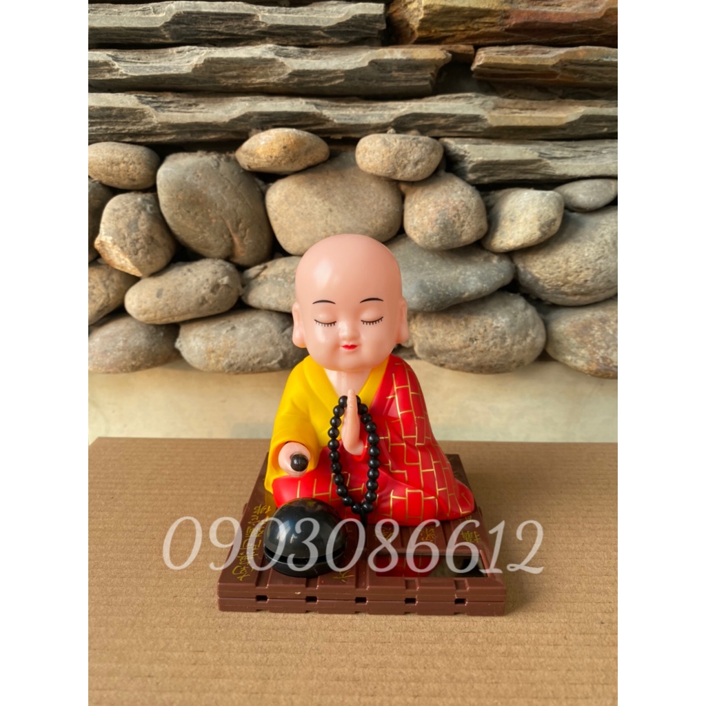 Tượng phật chú tiểu gõ mõ tụng kinh để taplo trang trí xe hơi ô tô 85k