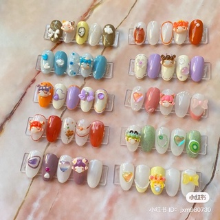 Nail box cô gái thổi bong bóng