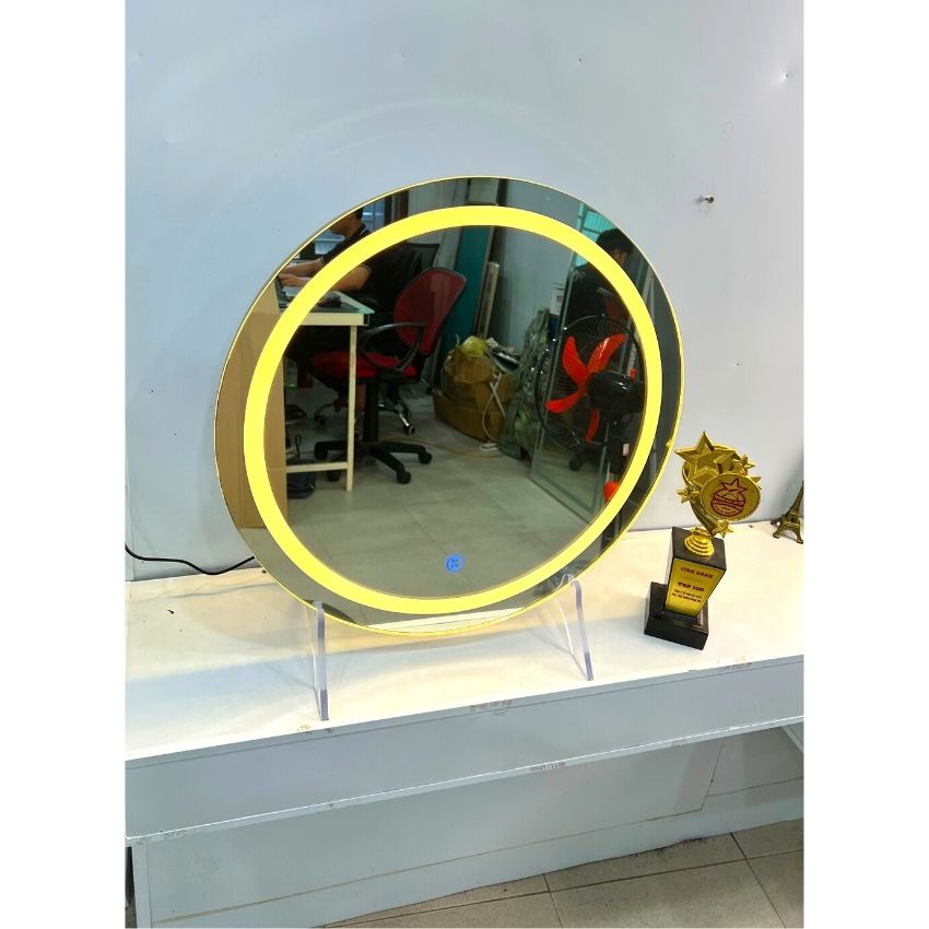 Gương tròn có đế ,thiết kế cảm ứng mặt gương đèn led đổi 3 màu mẫu led hậu makeup decor kích thước D60cm Mirrortoctoc