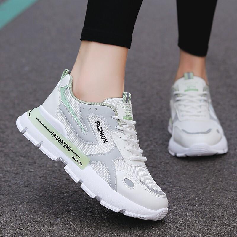Giày thể thao nữ trắng xọc xám viền xanh transcend điểm nhấn thời trang
