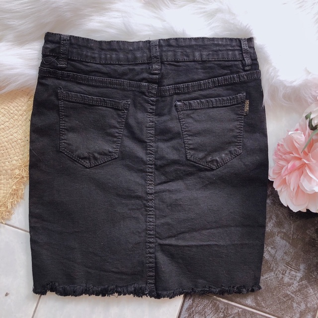 Chân váy jean ôm body size nhỏ co dãn màu đen | BigBuy360 - bigbuy360.vn