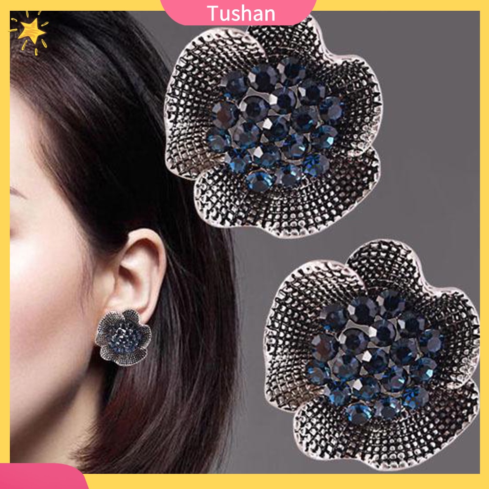 Khuyên tai hoa hồng đính đá phong cách vintage