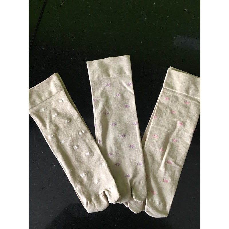 Tất xỏ ngón nữ hoa văn