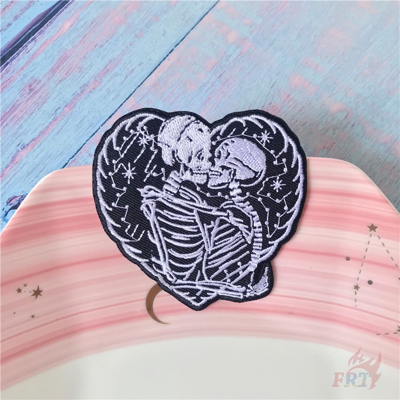 Miếng dán ủi thêu họa tiết cặp đôi độc đáo