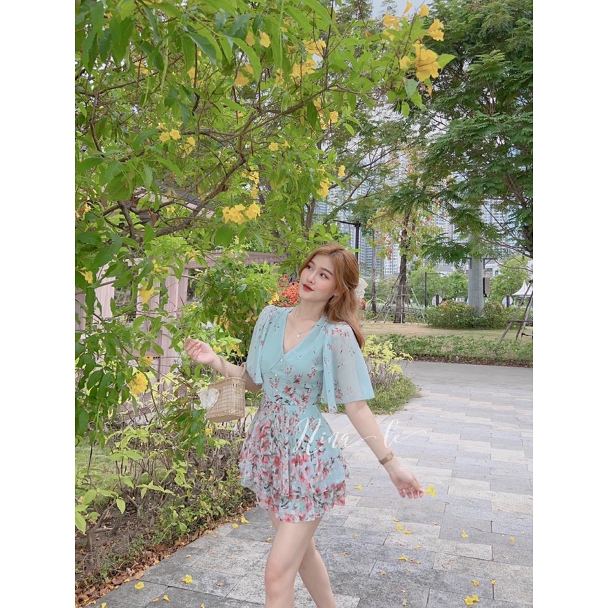 Đầm nữ cổ V đính cườm dáng xòe họa tiết hoa, màu sắc xanh dịu dàng thích hợp dạo phố, đi biển