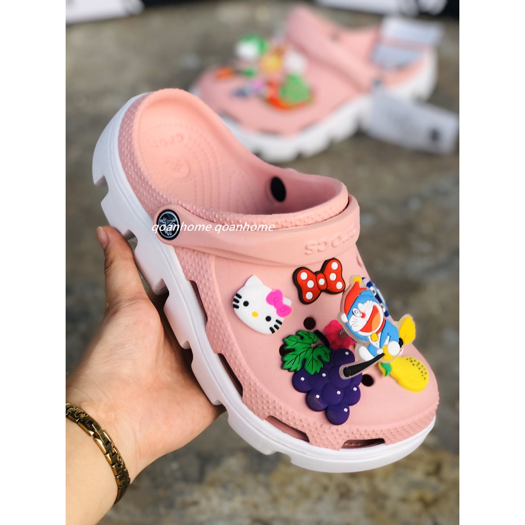 DÉP CÁ SẤU CROCS HỒNG ĐẾ TRẮNG size 35 36 37 38 39 40 tặng 12 sicker