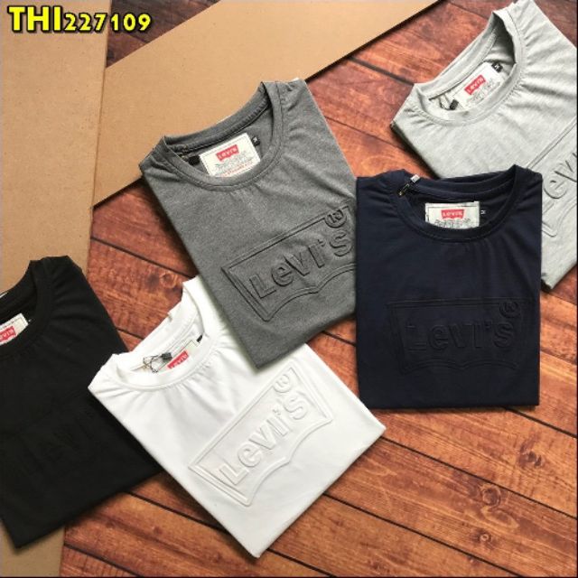 Áo cổ tròn dập nổi