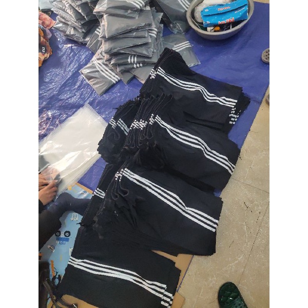 Quần sooc nam nữ 3 sọc thời trang