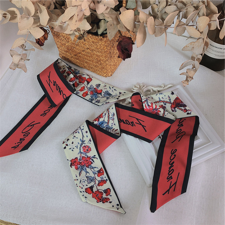 Khăn Choàng Lụa Hoạ Tiết Hoa Đỏ Phong Cách Hàn Quốc