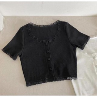 [vz23]  Áo kiểu croptop nút phối ren