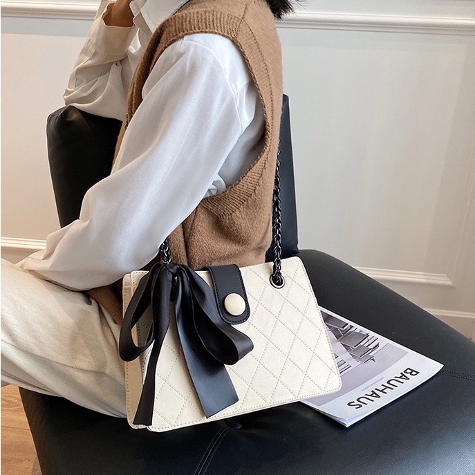 Túi xách đeo chéo nữ giá rẻ đẹp đi chơi phong cách thời trang hàn quốc dễ thương cute DC360