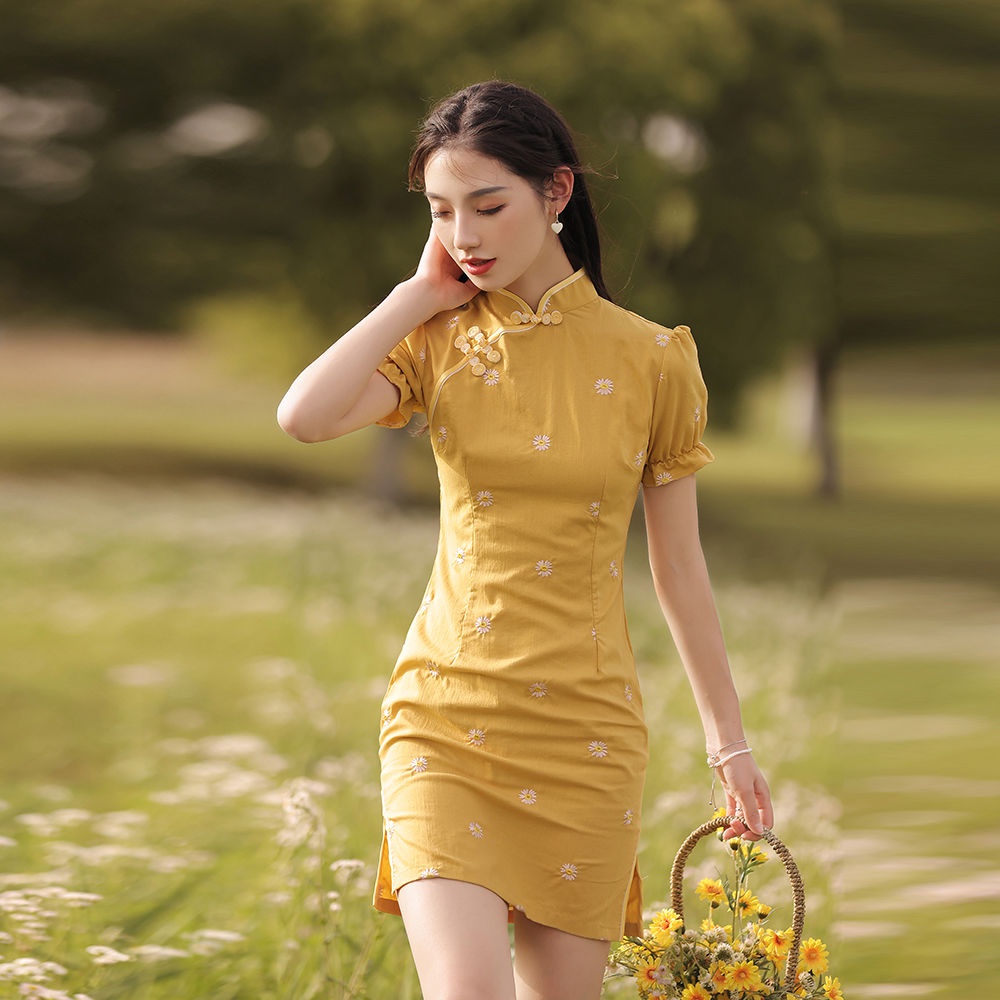 Sườn xám cách tân dáng ngắn màu vàng phong cách Pháp thời trang mùa hè cho nữ 2021Young