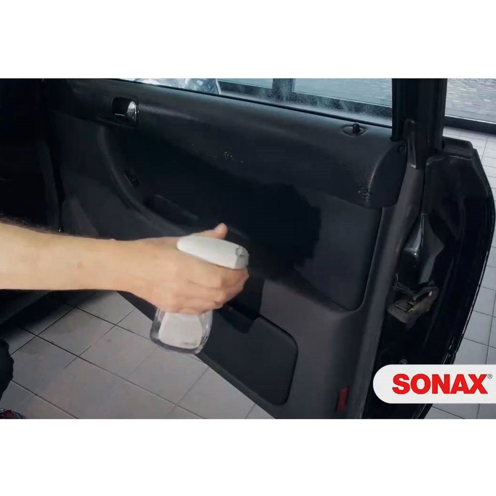 Dung dịch làm sạch nội thất ô tô Sonax Interior Cleaner 500 ml