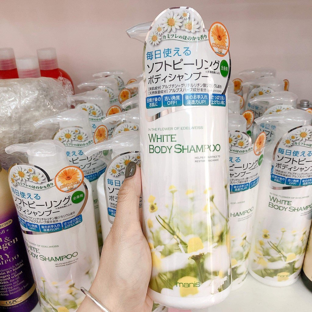 Sữa tắm trắng Manis mới  trà xanh và hoa đào