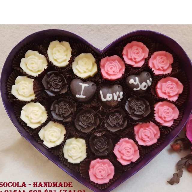 Socola Valentine mẫu 3 hoa hồng I love you