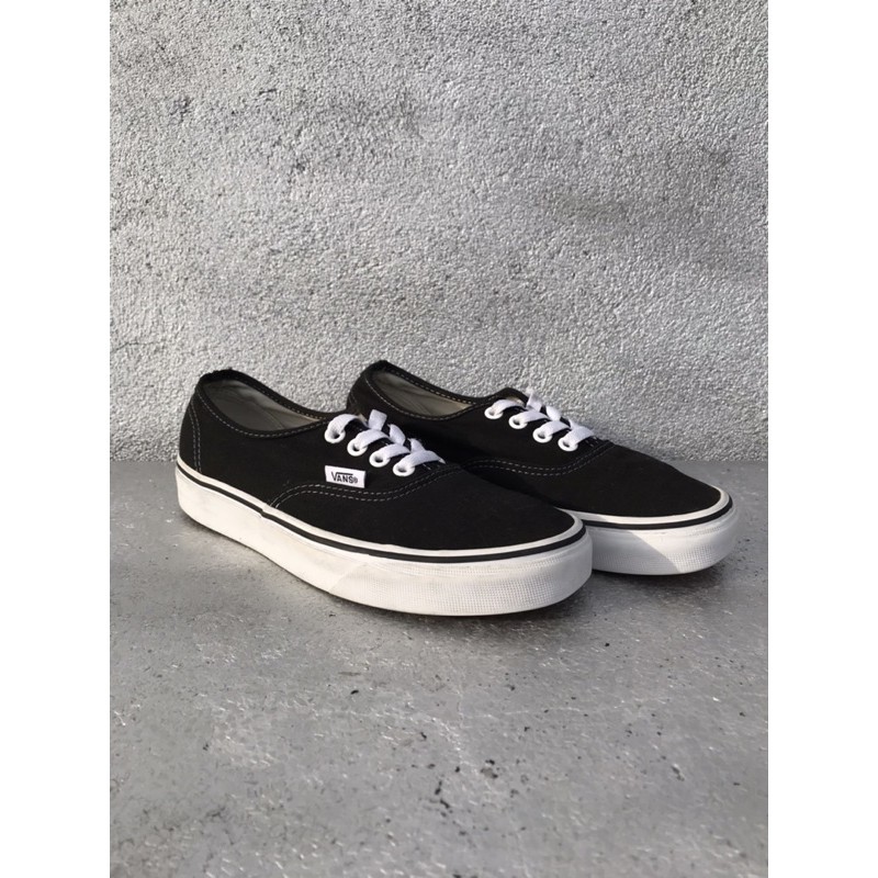 Giày Thể Thao Chính Hãng Vans Classic.real 2hand 100%.size 35-39 ib để check mẫu