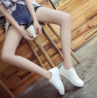 Giày thể thao trắng cho nữ dễ phối đồ
