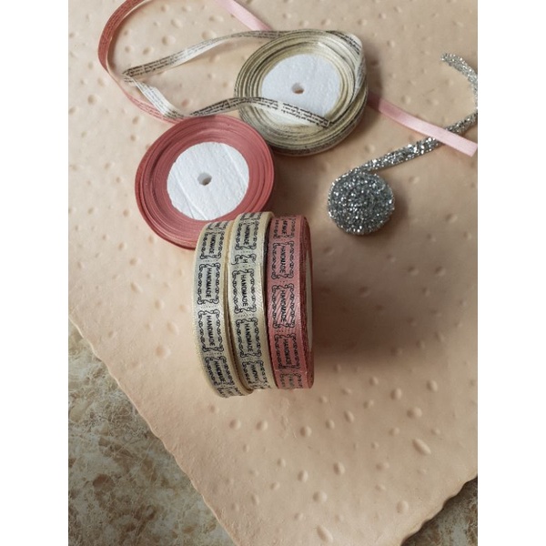 Ruy băng trang trí