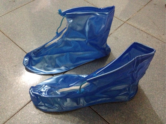 Giày đi mưa