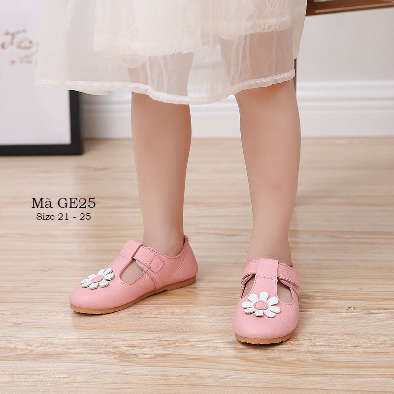 Giày bé gái màu hồng gắn hoa dễ thương phong cách Hàn cho bé gái 1 - 3 tuổi GE25