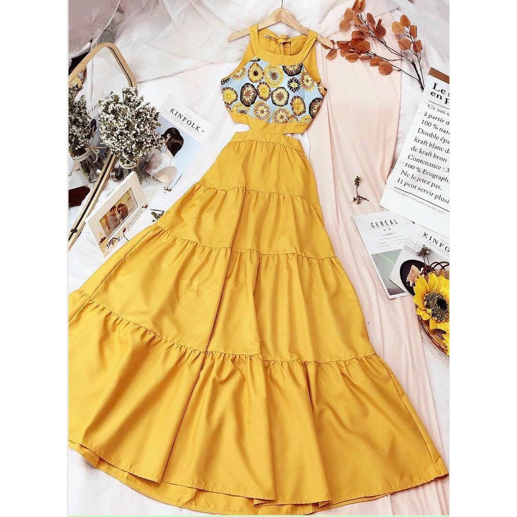 Sẵn Đầm Maxi Yếm Voan khoét eo Dáng Xòe, Váy thiết kế hở lưng Đi biển Hoạ Tiết Hoa Nổi Bật SAVVY Dress KSVD02300