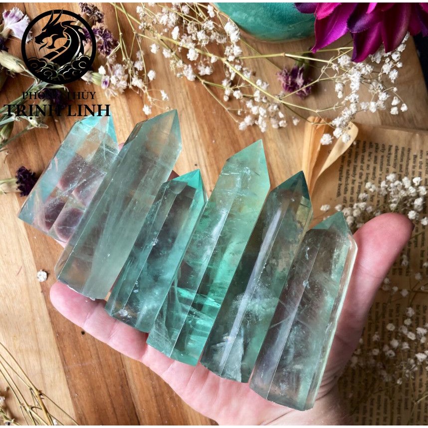 Trụ đá thanh tẩy FLUO.RITE XANH LÁ đậm dùng trong Tarot, reiki, thiền định,yoga cân bằng, phong thủy (KHÔNG KÈM ĐẾ)