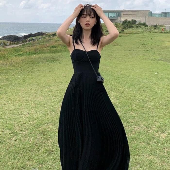 Đầm váy hai dây đen cúp ngực hàng chất lượng cao 2021