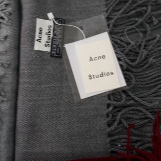 Khăn quàng cổ ACNE
