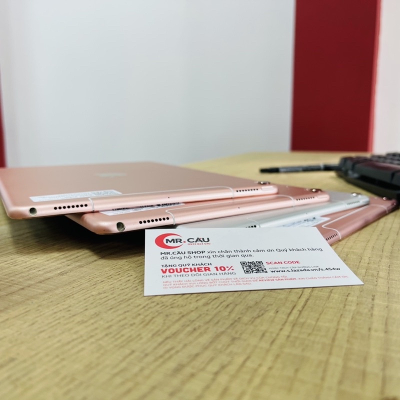 MÁY TÍNH BẢNG lPAD PRO 10.5 inch 2017 RAM 4G CHIP A10X CỰC MẠNH, KẾT HỢP BÀN PHÍM PIN TRAU 8134 mAh MRCAU | BigBuy360 - bigbuy360.vn