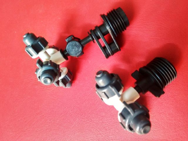 1 Chiếc vòi béc phun sương 4 cửa loại xịn Aqua Mate MN-4132 nhập khẩu Đài Loan Ren 21